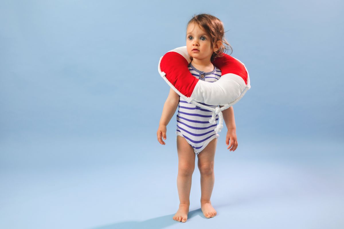 Câu hỏi thường gặp về bơi thủy liệu cho bé: giá, tuổi, an toàn