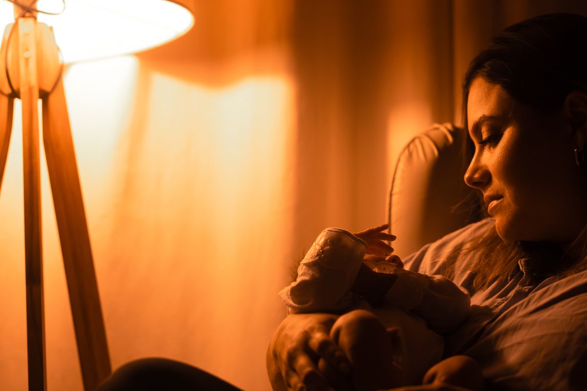 Cho con bú đêm an toàn và đủ sữa: mẹo cho mẹ đỡ mệt