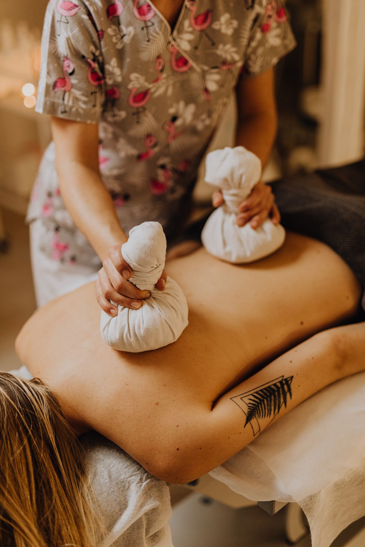 Đả thông kinh lạc sau sinh là gì? Trọn bộ liệu pháp phục hồi